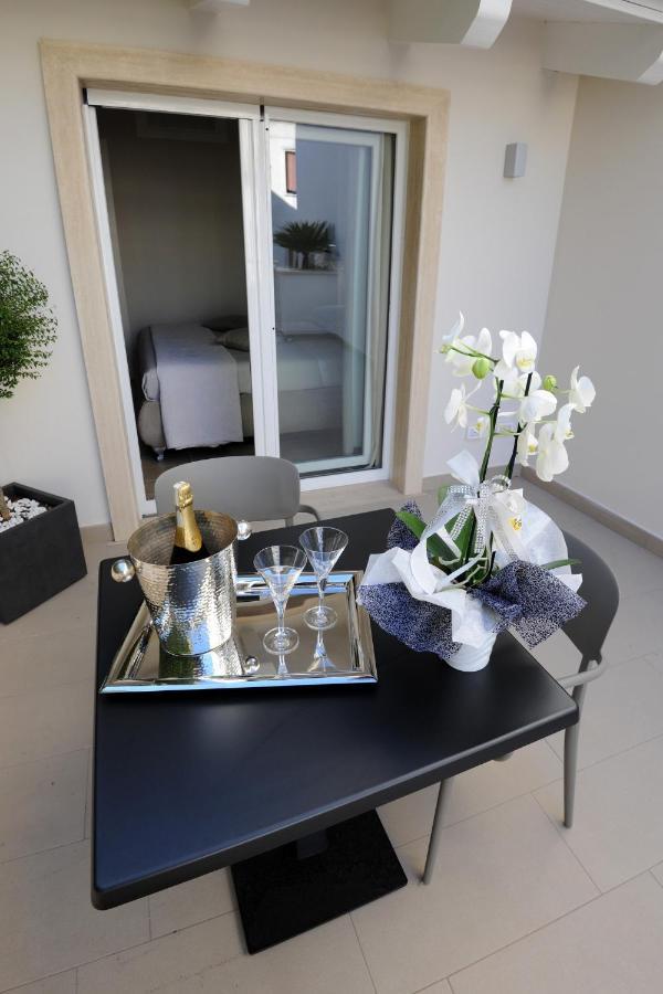 B&B La Dolce Vita Fondi Bagian luar foto