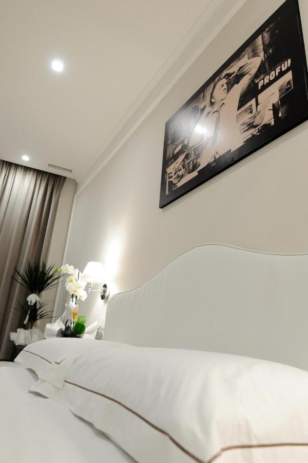 B&B La Dolce Vita Fondi Bagian luar foto